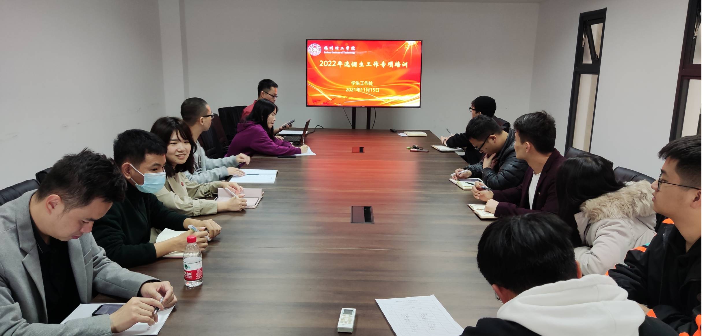 学校召开2022年优秀大学生选拔调选工作培训会