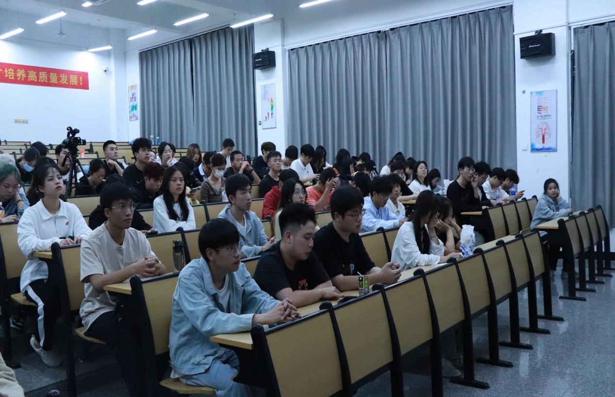 福州理工学院召开强班工程“领雁计划”第四期培训班第五讲